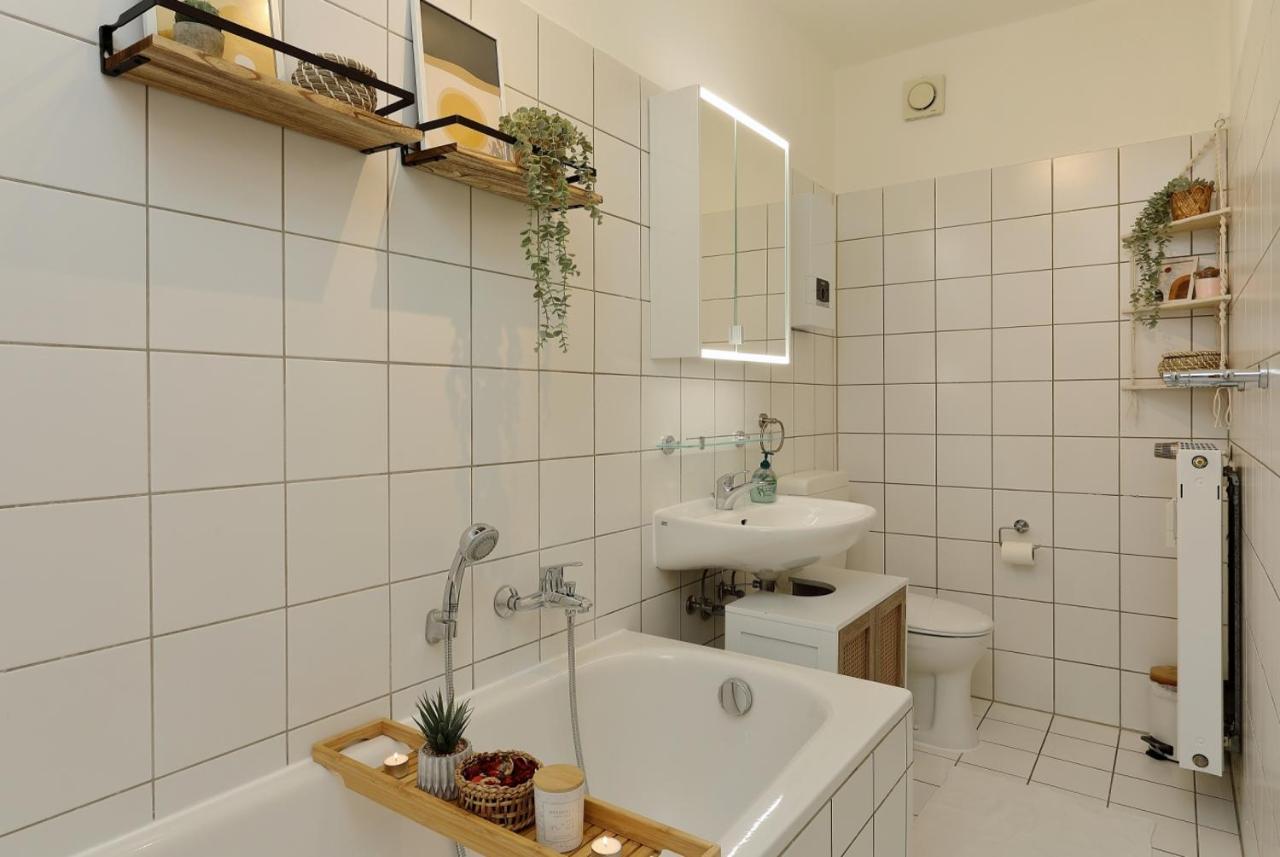 *City, Naehe Hbf, Kingsizebetten, Fitnessecke* Duisburg Exterior foto
